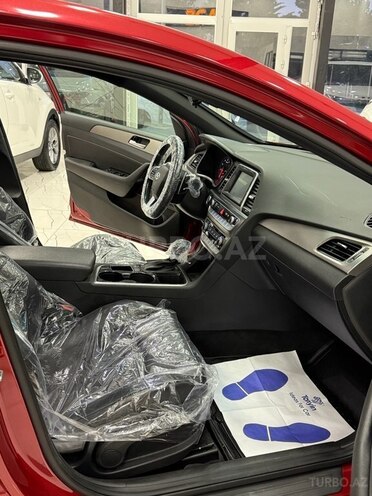 Hyundai Sonata-16