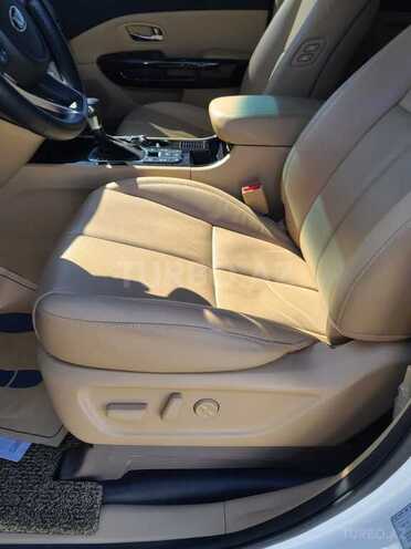 Kia Carnival-21