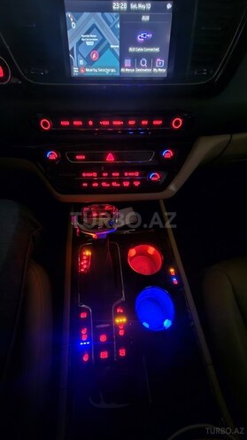 Kia Carnival-17