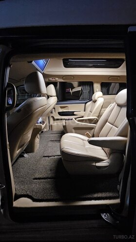 Kia Carnival-8