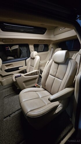 Kia Carnival-7