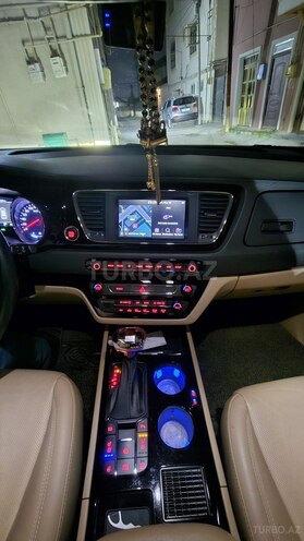 Kia Carnival-15