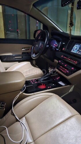 Kia Carnival-6