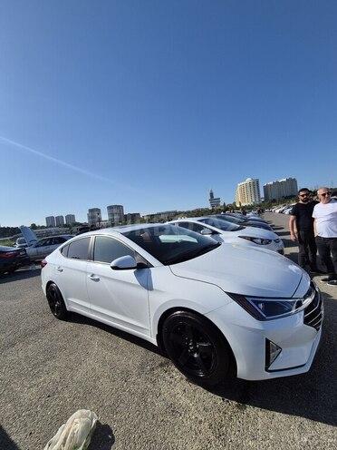 Hyundai Elantra 2019, 120,905 km - 2.0 л - Şəki