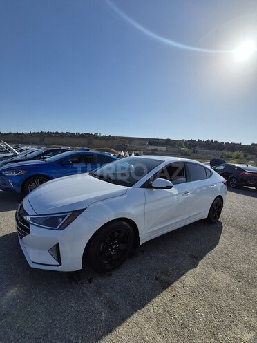 Hyundai Elantra 2019, 120,905 km - 2.0 л - Şəki