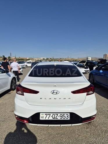 Hyundai Elantra 2019, 120,905 km - 2.0 л - Şəki