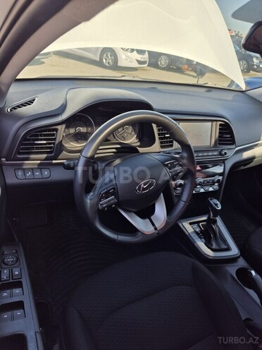 Hyundai Elantra 2019, 120,905 km - 2.0 л - Şəki