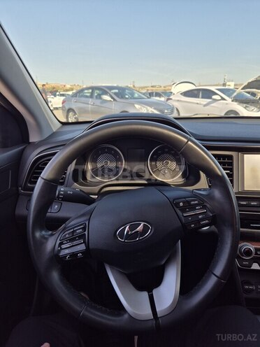 Hyundai Elantra 2019, 120,905 km - 2.0 л - Şəki