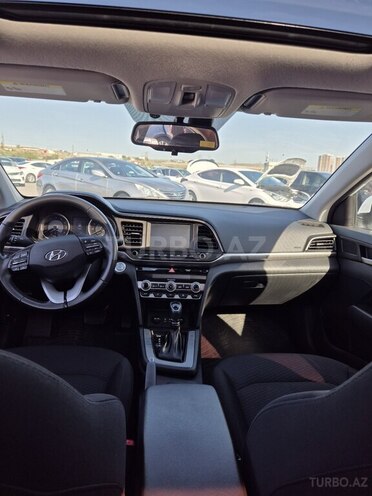 Hyundai Elantra 2019, 120,905 km - 2.0 л - Şəki