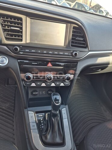 Hyundai Elantra 2019, 120,905 km - 2.0 л - Şəki