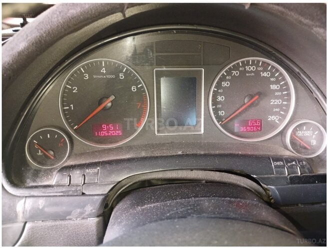 Audi A4 2003, 353,000 km - 1.8 л - Bakı