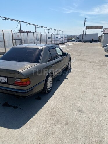 Mercedes E 230 1986, 500,000 km - 2.3 l - Bakı
