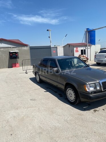 Mercedes E 230 1986, 500,000 km - 2.3 l - Bakı