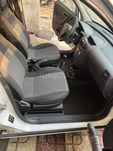 Opel Combo-13