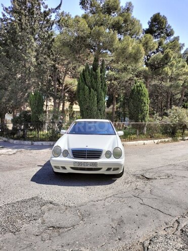 Mercedes E 220 d 2001, 420,000 km - 2.2 l - Bakı