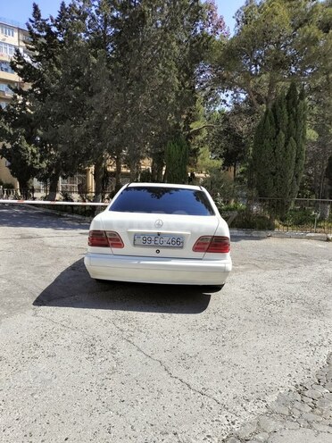 Mercedes E 220 d 2001, 420,000 km - 2.2 l - Bakı
