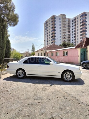 Mercedes E 220 d 2001, 420,000 km - 2.2 l - Bakı