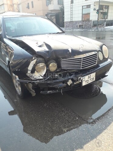 Mercedes E 240 1998, 354,000 km - 2.4 l - Bakı