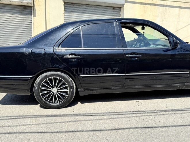 Mercedes E 230 1997, 64,000 km - 2.3 l - Bakı