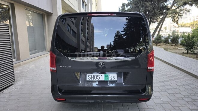 Mercedes V 250-6