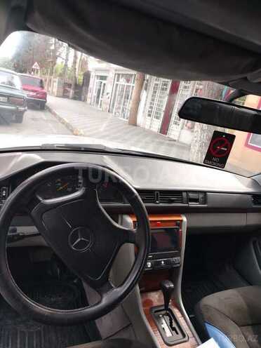 Mercedes E 200 1993, 200,000 km - 2.0 l - Ağsu