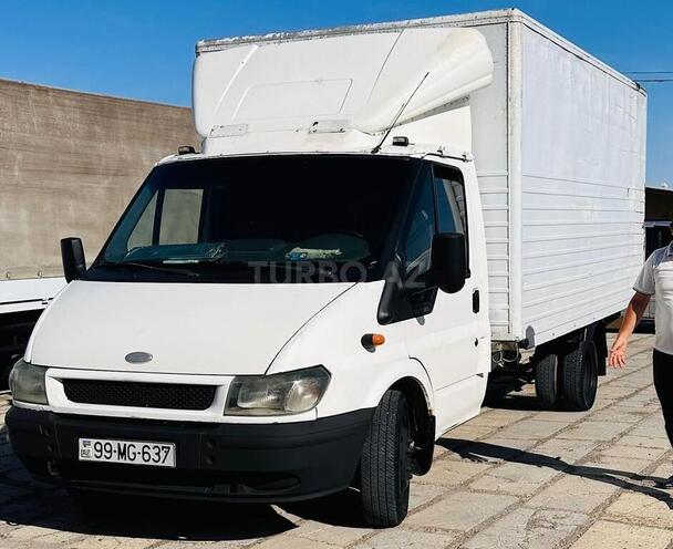 Ford Transit-13