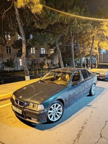 BMW 316 1994, 417,000 km - 1.6 l - Zaqatala