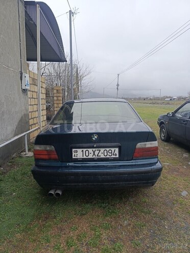 BMW 316 1994, 417,000 km - 1.6 l - Zaqatala