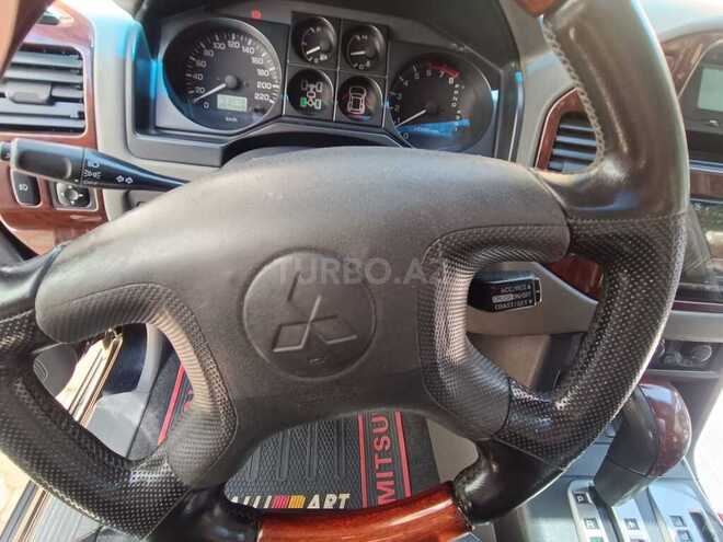 Mitsubishi Pajero 2005, 267,000 km - 3.0 l - Bakı