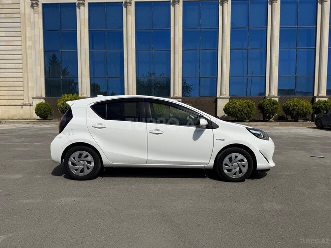 Toyota Aqua 2019, 130,000 km - 1.5 l - Bakı