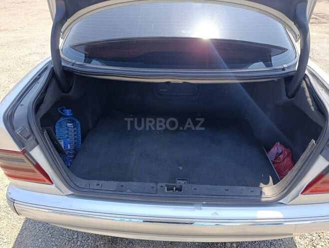 Mercedes E 270 2001, 436,236 km - 2.7 l - Bakı