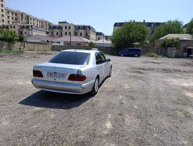Mercedes E 270 2001, 436,236 km - 2.7 l - Bakı