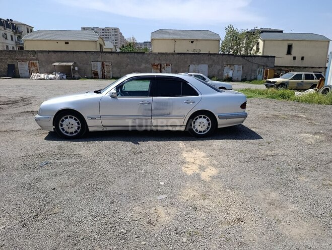 Mercedes E 270 2001, 436,236 km - 2.7 l - Bakı