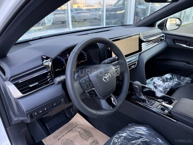 Toyota Camry-11