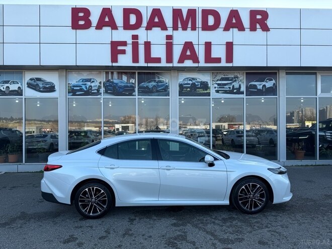 Toyota Camry-5