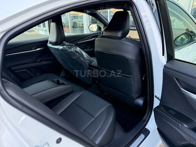 Toyota Camry-14