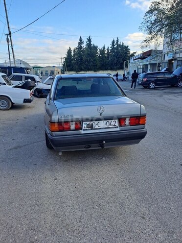 Mercedes 190 1992, 342,000 km - 1.8 l - Quba