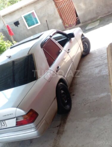 Mercedes E 200 d 1993, 183,833 km - 2.0 л - İmişli