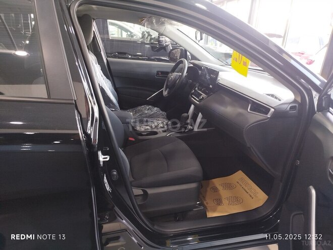 Toyota Corolla Cross 2025, 0 km - 2.0 л - Bakı