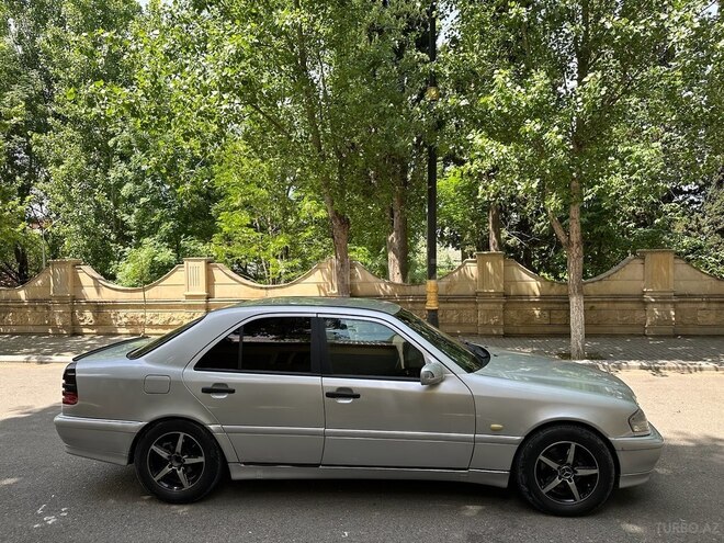 Mercedes C 220 d 1998, 271,889 km - 2.2 л - Gəncə