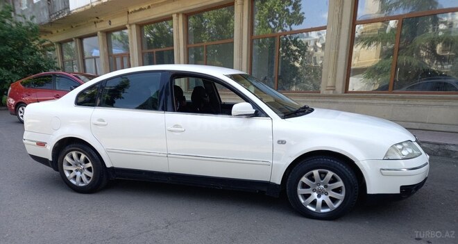Volkswagen Passat 2002, 220,401 km - 1.8 l - Gəncə