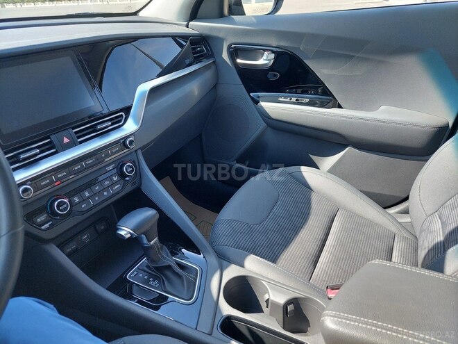 Kia Niro 2020, 25,200 km - 1.6 л - Bakı