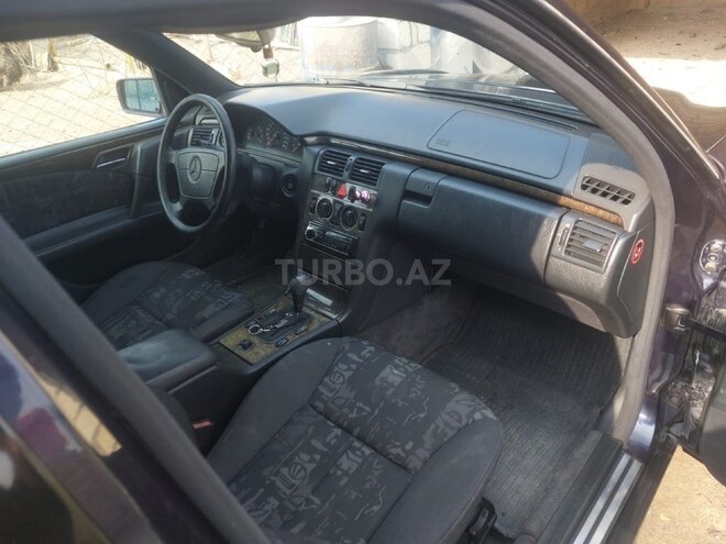 Mercedes E 280 1996, 365,720 km - 2.8 l - Gəncə