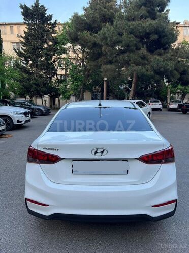 Hyundai Accent 2019, 81,400 km - 1.6 l - Bakı