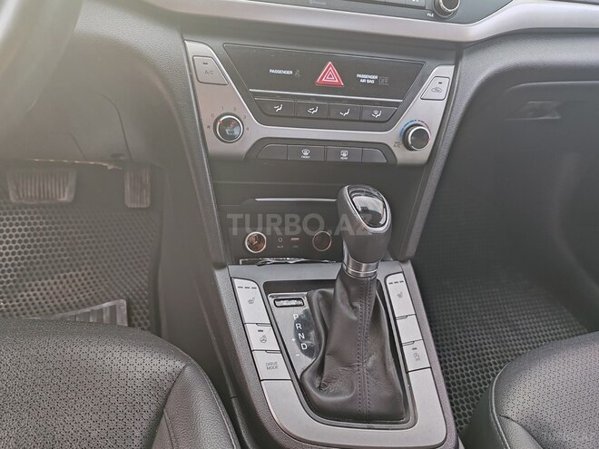 Hyundai Avante 2016, 199,000 km - 1.6 l - Bakı