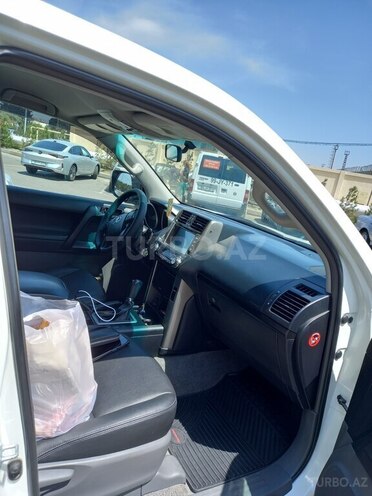 Toyota Land Cruiser Prado 2010, 196,000 km - 2.7 л - Bakı