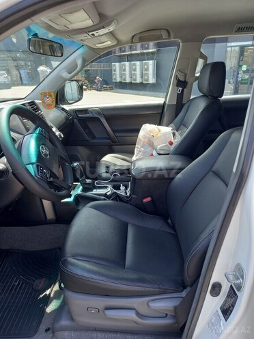 Toyota Land Cruiser Prado 2010, 196,000 km - 2.7 л - Bakı