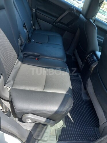 Toyota Land Cruiser Prado 2010, 196,000 km - 2.7 л - Bakı