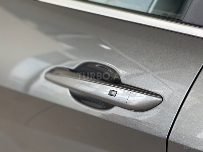 Hyundai Elantra-7