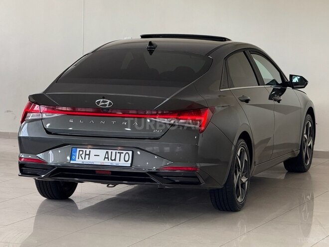 Hyundai Elantra-6
